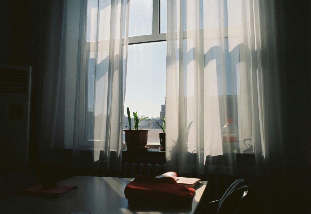 Cortina: o filtro invisível do ambiente (e como isso afeta sua saúde)